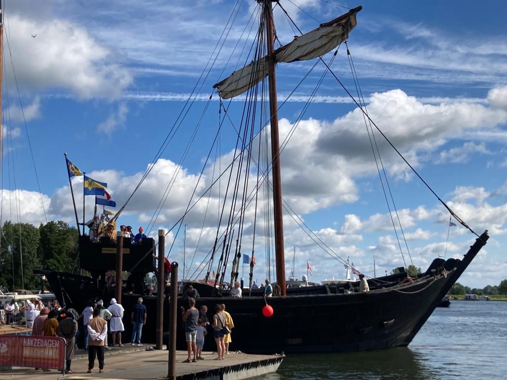 hanzestad maasbommel, kamper kogge